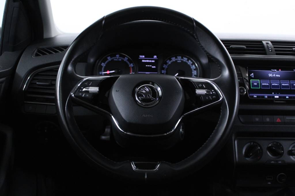 skoda-fabia-2022-gasolina-999cc