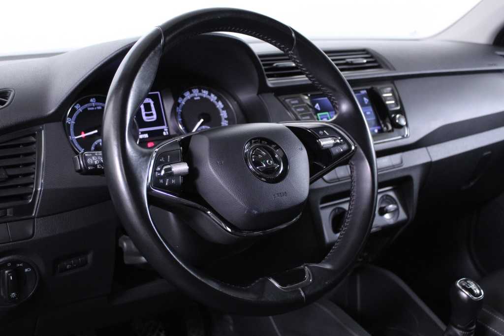 skoda-fabia-2022-gasolina-999cc