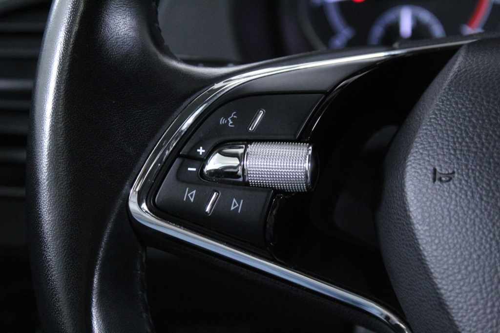 skoda-fabia-2022-gasolina-999cc
