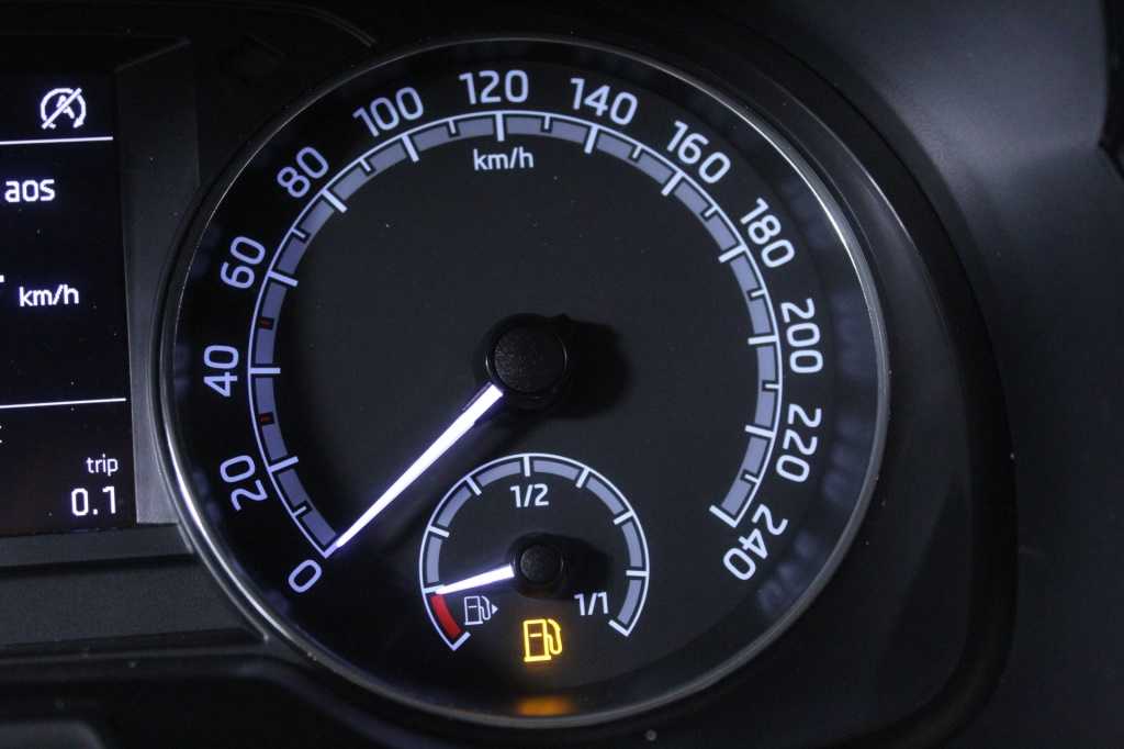 skoda-fabia-2022-gasolina-999cc