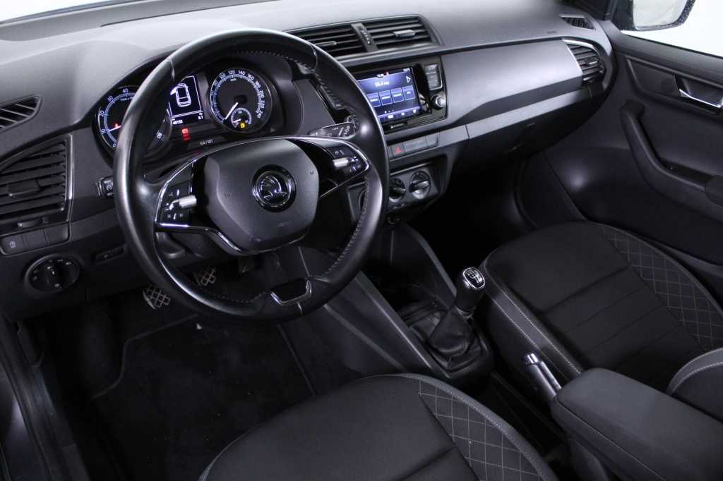 skoda-fabia-2022-gasolina-999cc