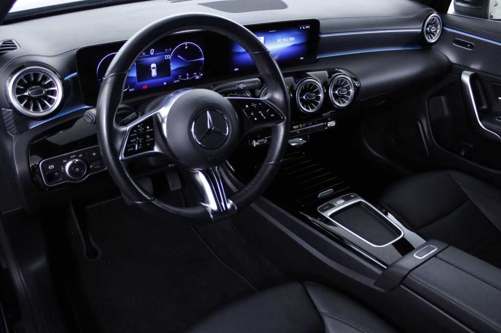 mercedes-benz-cla-2024-diesel-1950cc