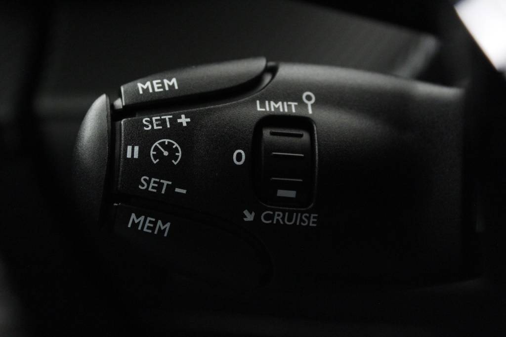 peugeot-2008-2024-eletrico-1cc