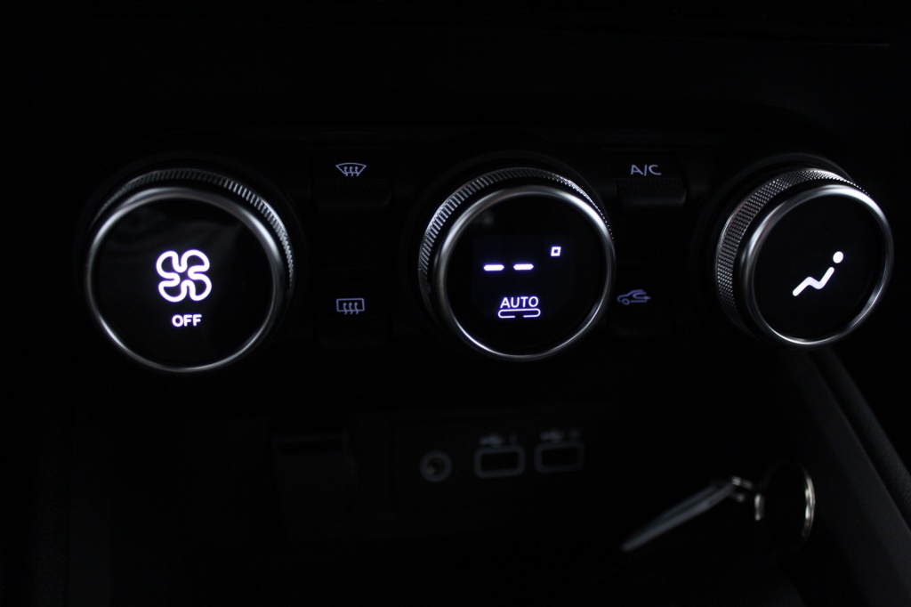 mitsubishi-colt-2024-gasolina-999cc