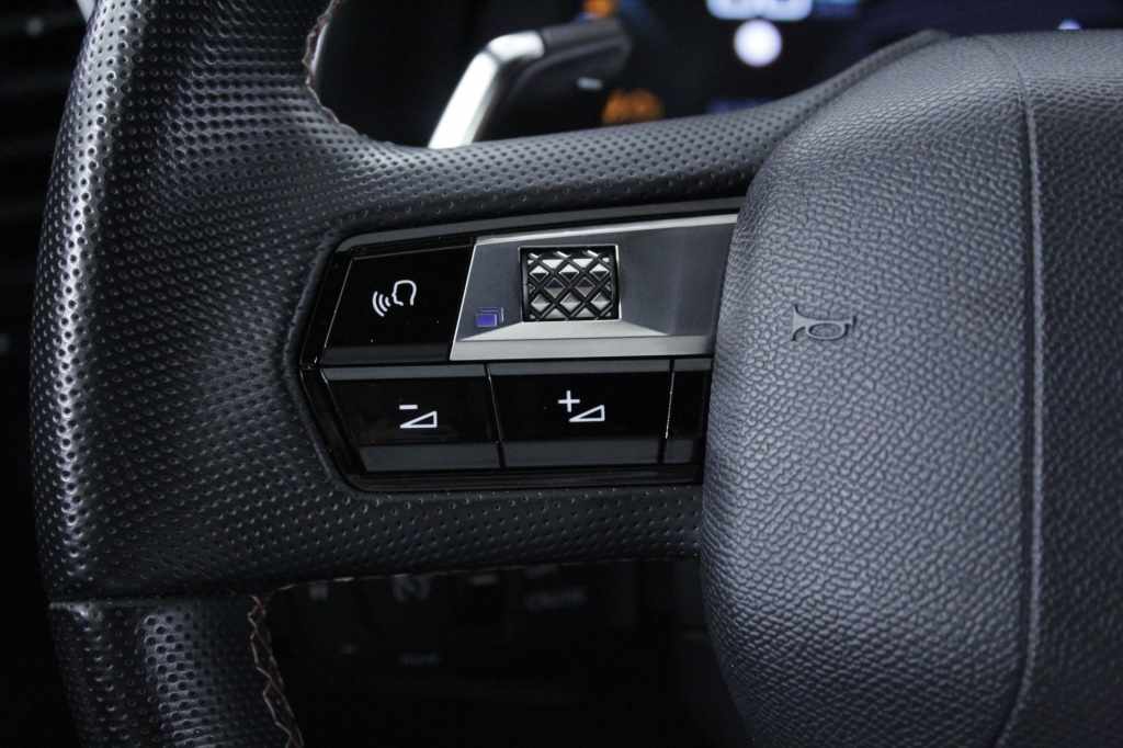ds-ds-7-crossback-2022-hibrido-1598cc