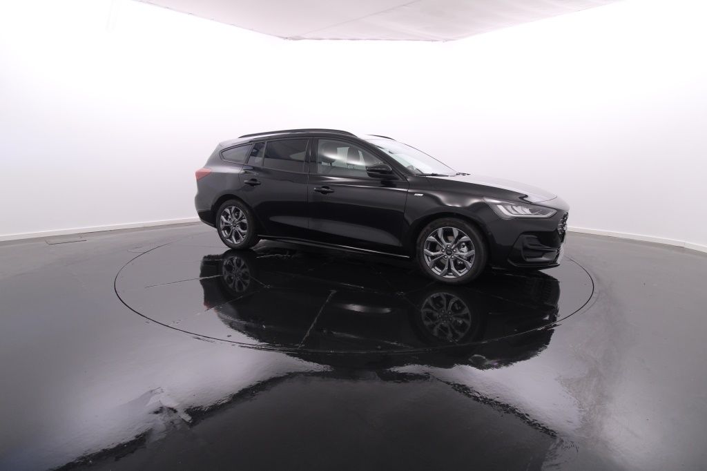 ford-focus-sw-2023-diesel-1499cc