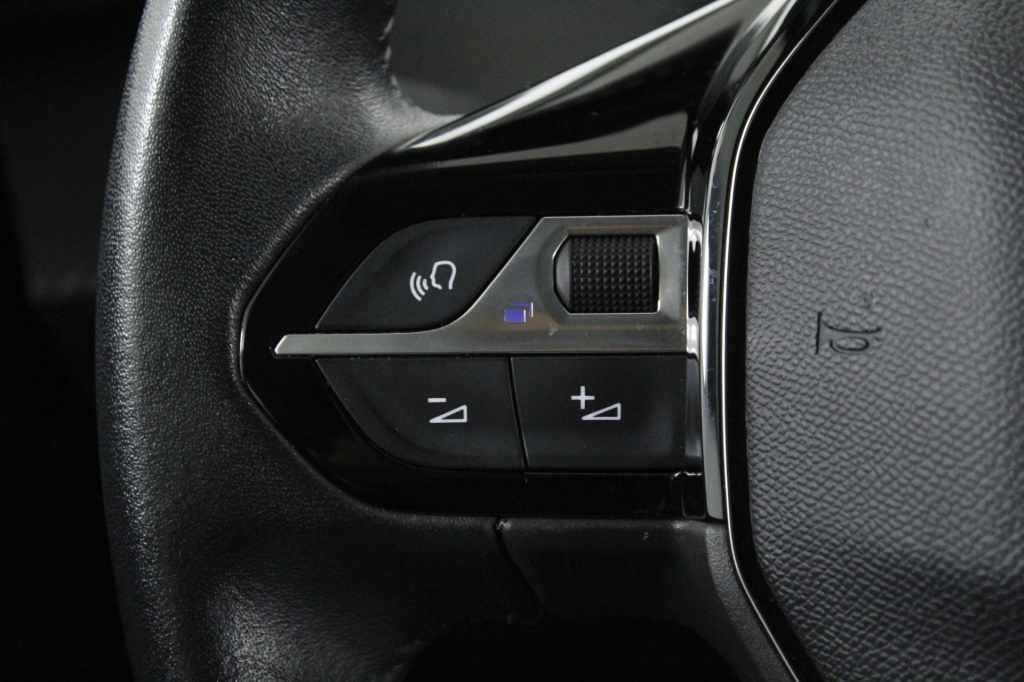 peugeot-208-2024-gasolina-1199cc