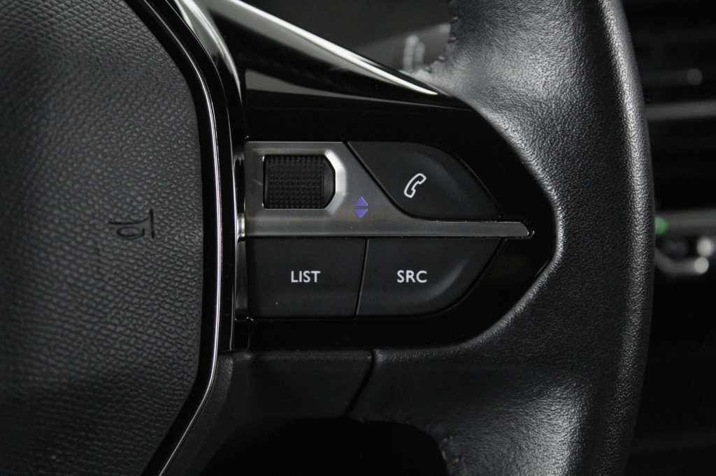peugeot-208-2024-gasolina-1199cc