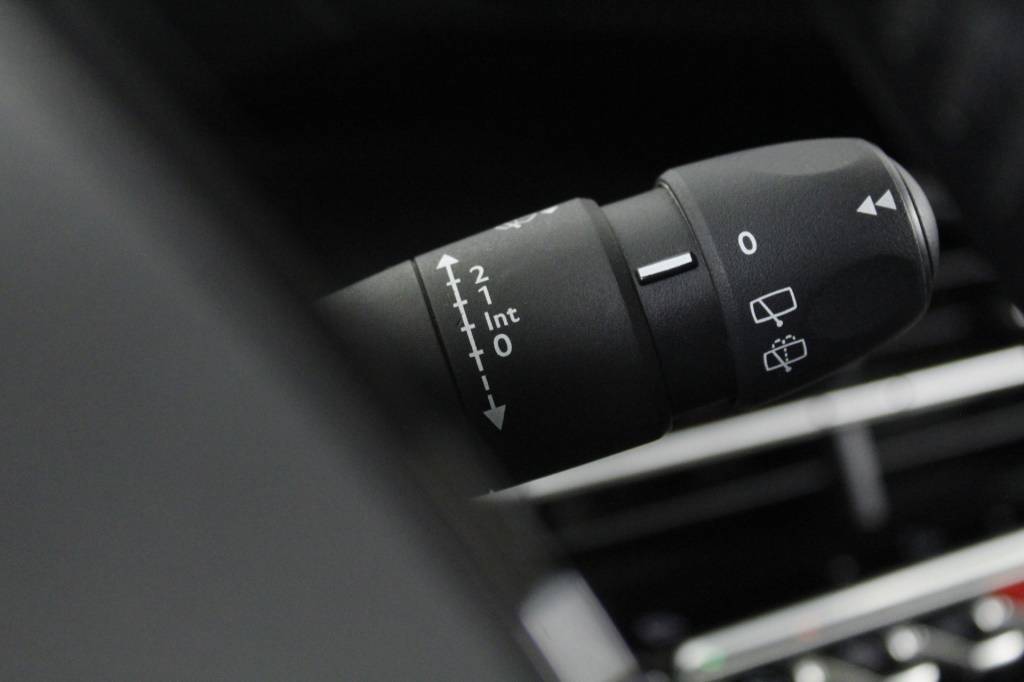 peugeot-208-2024-gasolina-1199cc