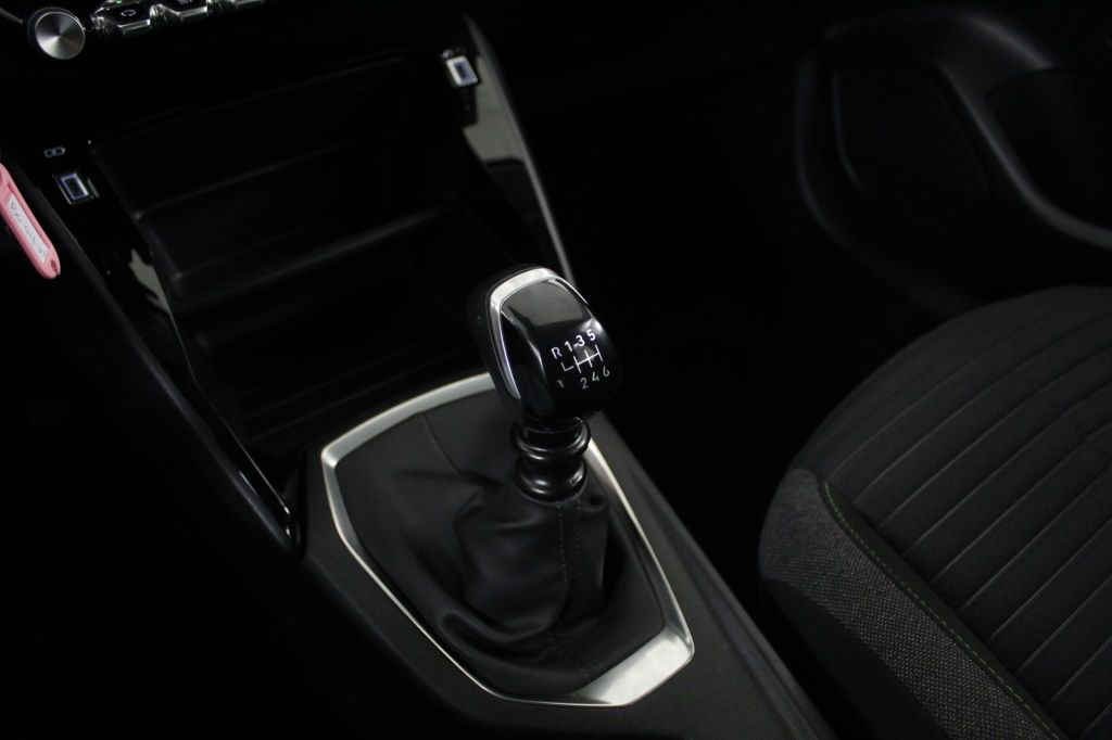 peugeot-208-2024-gasolina-1199cc