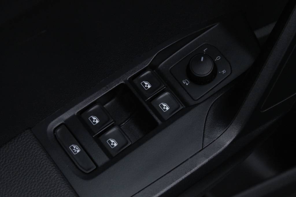 seat-arona-2024-gasolina-999cc