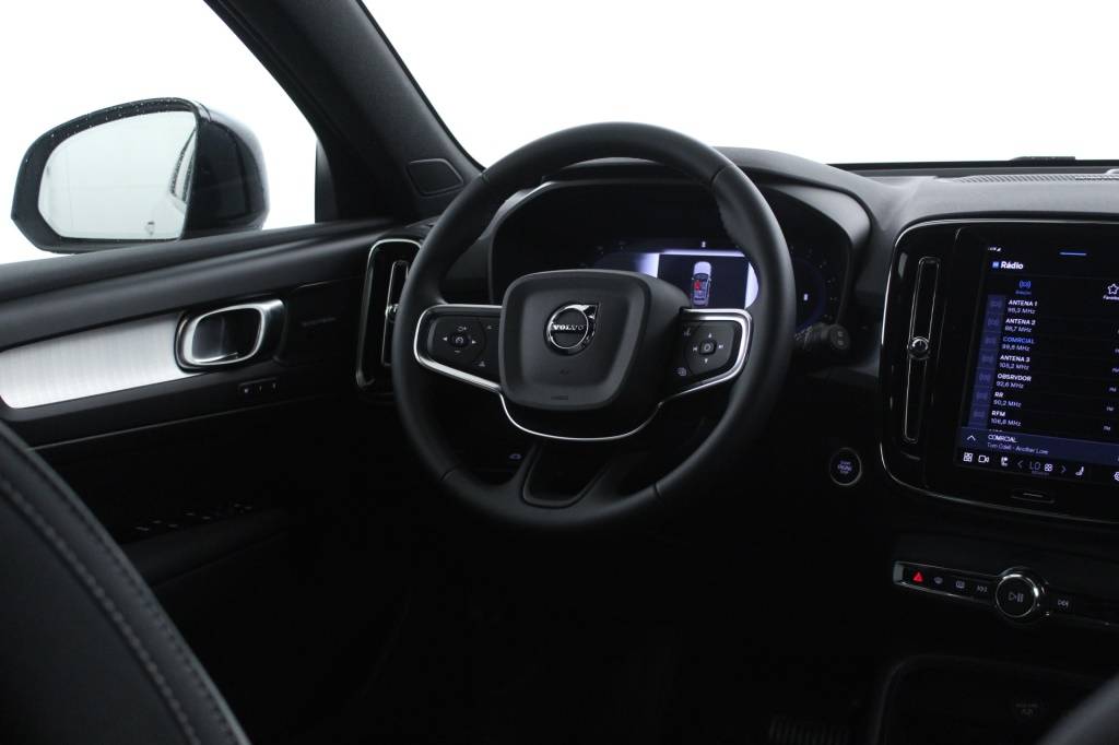 volvo-xc40-2025-hibrido-1969cc