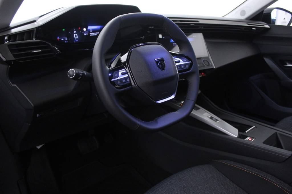 peugeot-308-2025-diesel-1499cc
