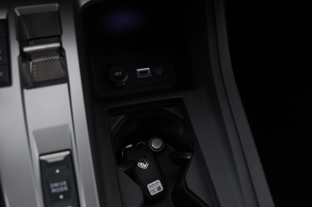 peugeot-308-2025-diesel-1499cc