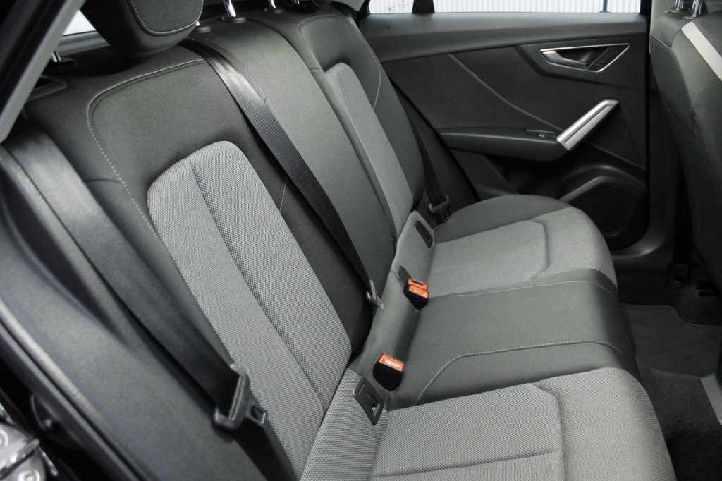 audi-q2-2025-gasolina-999cc
