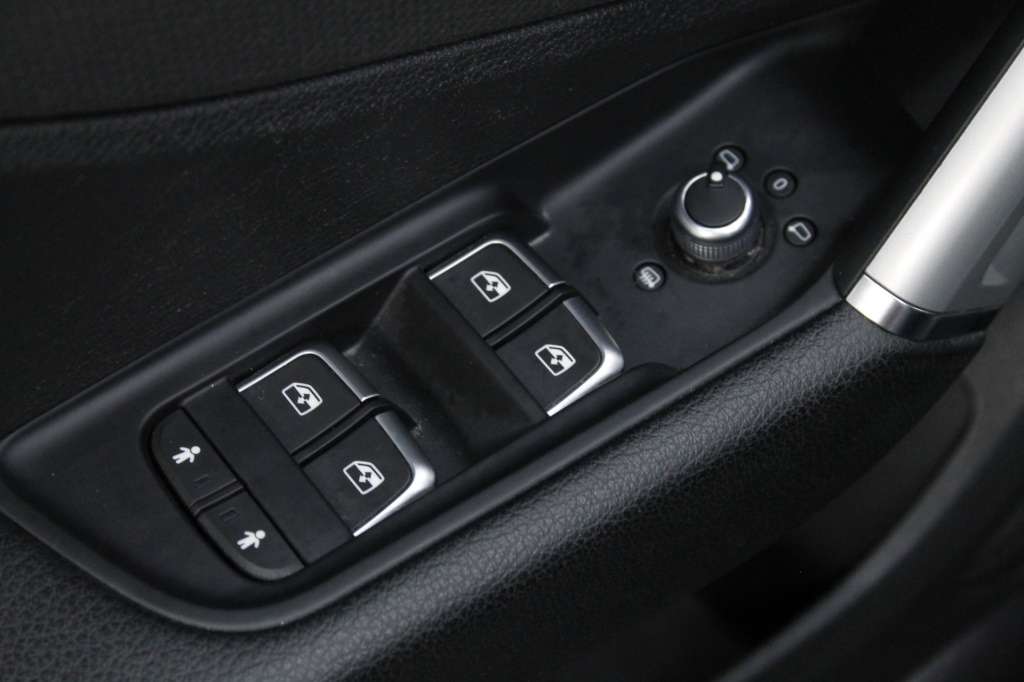 audi-q2-2025-gasolina-999cc