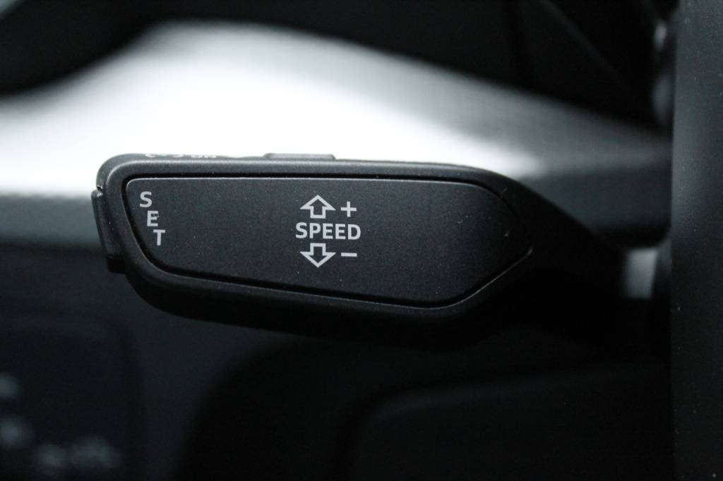 audi-q2-2025-gasolina-999cc