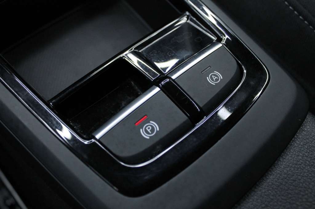 audi-q2-2025-gasolina-999cc