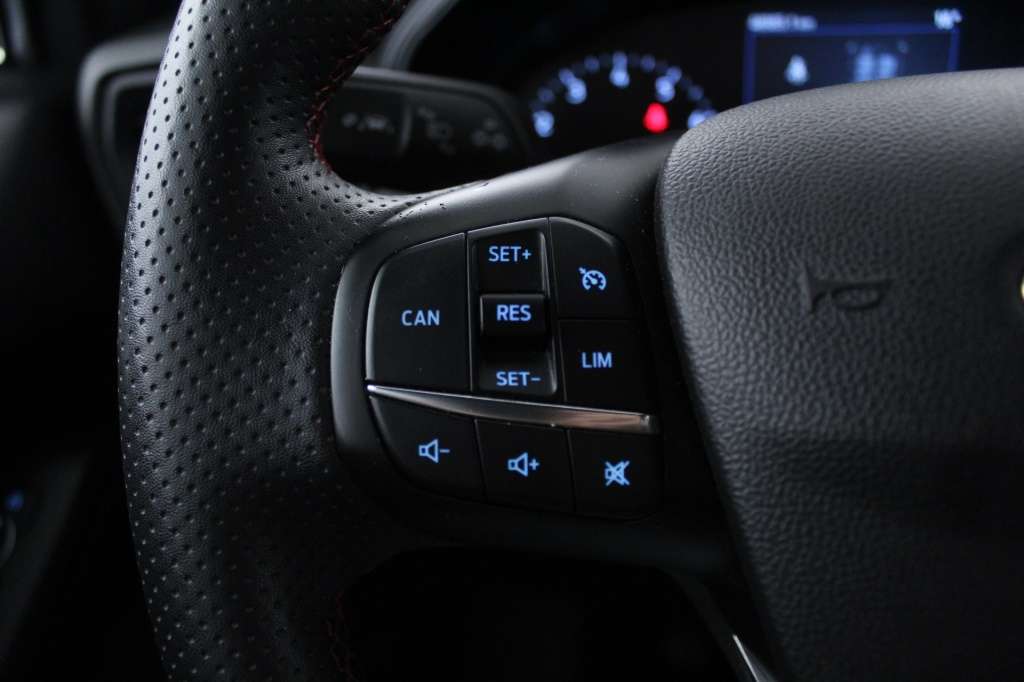 ford-focus-sw-2022-hibrido-999cc