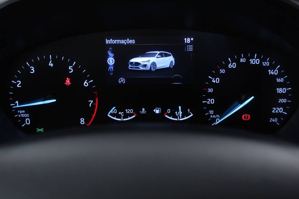 ford-focus-sw-2022-hibrido-999cc