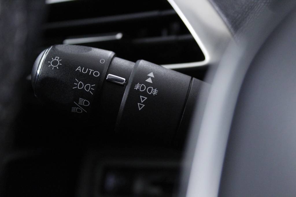 peugeot-3008-2019-diesel-1499cc