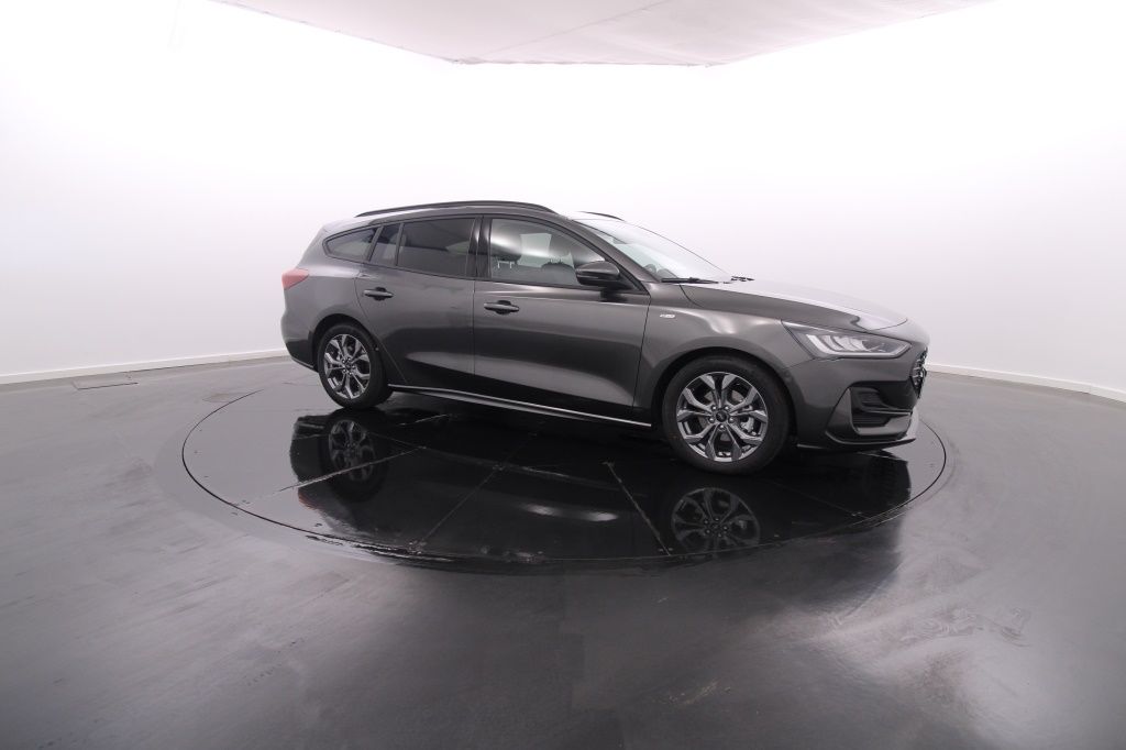 ford-focus-sw-2023-diesel-1499cc