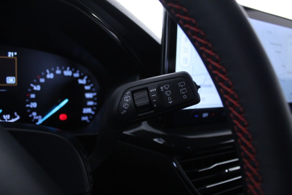ford-focus-sw-2023-diesel-1499cc