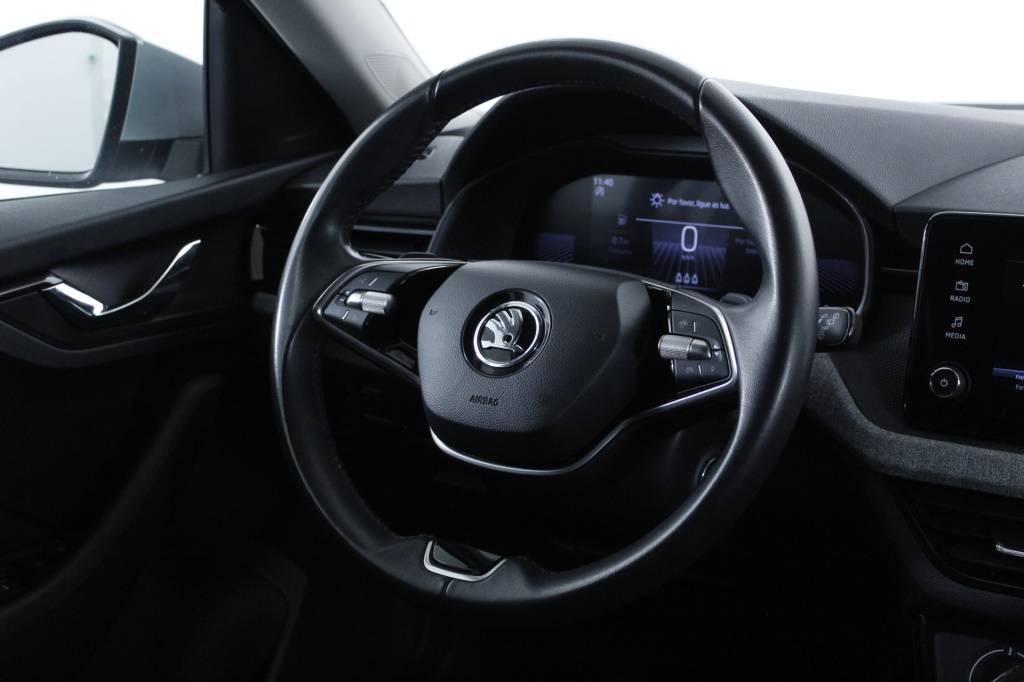 skoda-kamiq-2024-gasolina-999cc