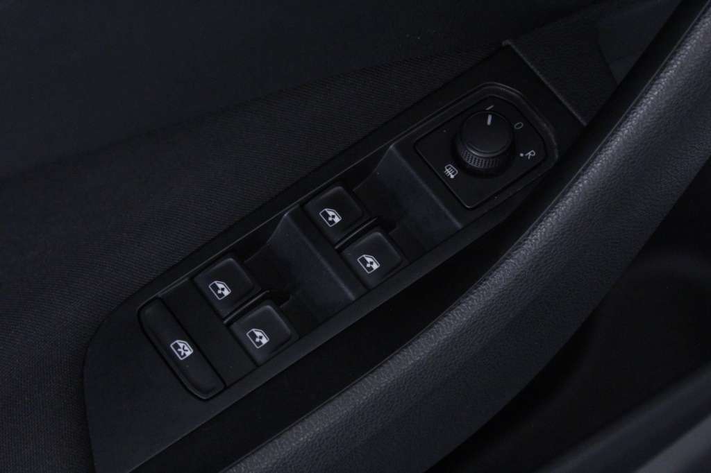 skoda-kamiq-2024-gasolina-999cc