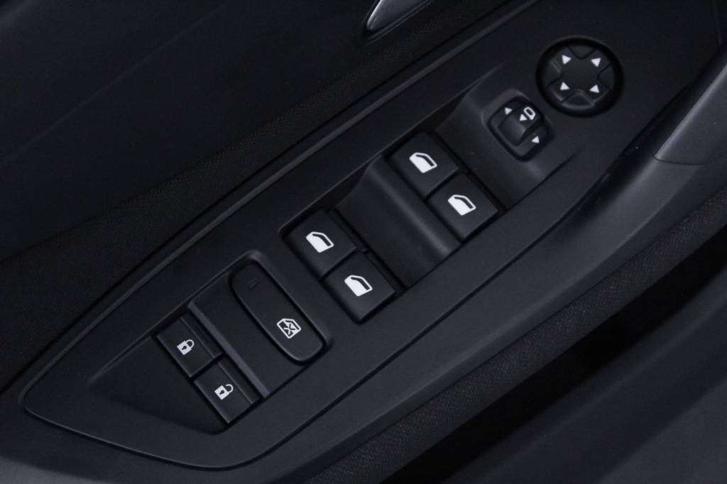 peugeot-308-2025-hibrido-1199cc