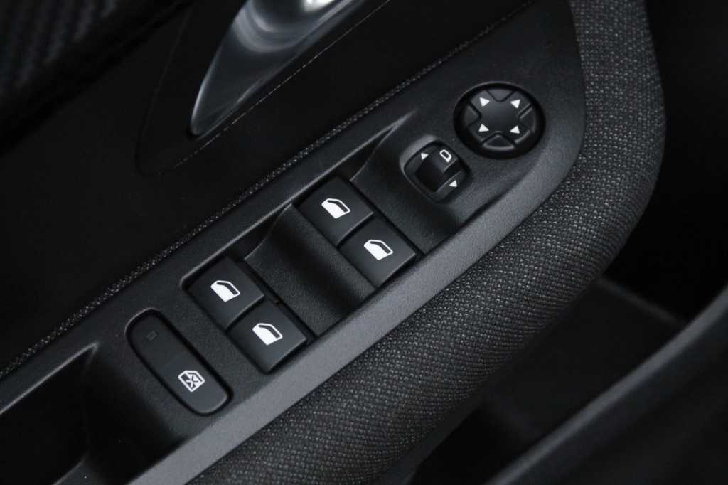 peugeot-208-2025-eletrico-1cc