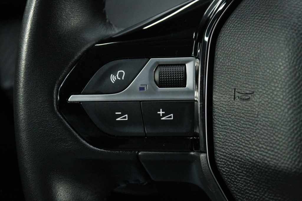 peugeot-208-2025-eletrico-1cc