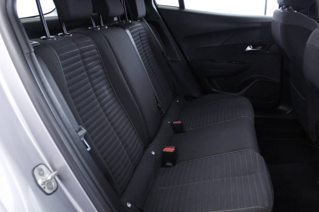 peugeot-2008-2024-gasolina-1199cc