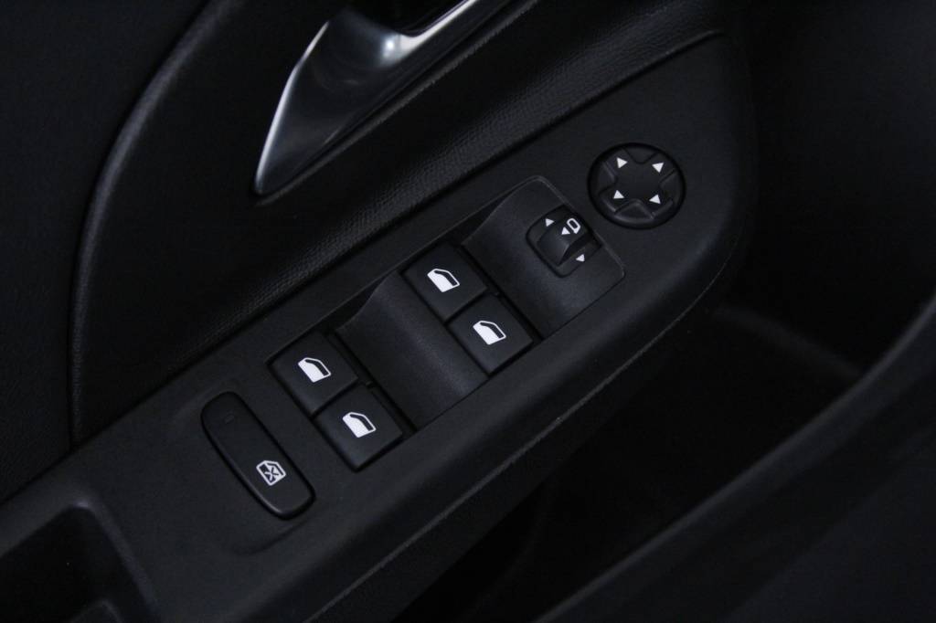 opel-corsa-2025-gasolina-1199cc