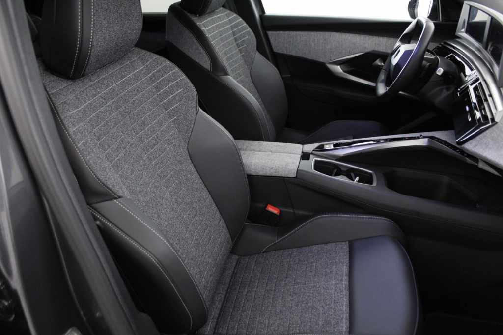 peugeot-5008-2025-hibrido-1199cc