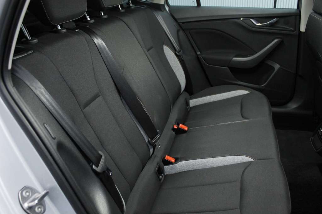 skoda-kamiq-2024-gasolina-999cc