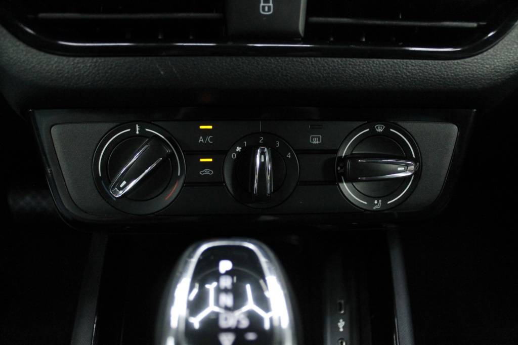 skoda-kamiq-2024-gasolina-999cc