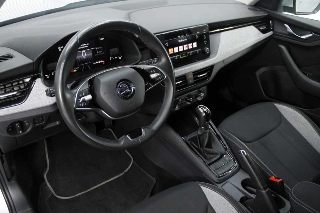 skoda-kamiq-2024-gasolina-999cc