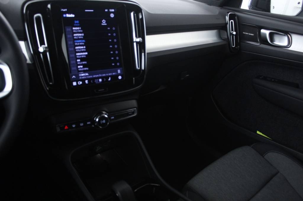 volvo-xc40-2025-hibrido-1969cc