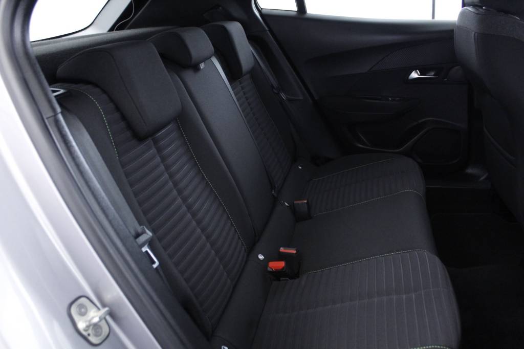 peugeot-2008-2024-gasolina-1199cc