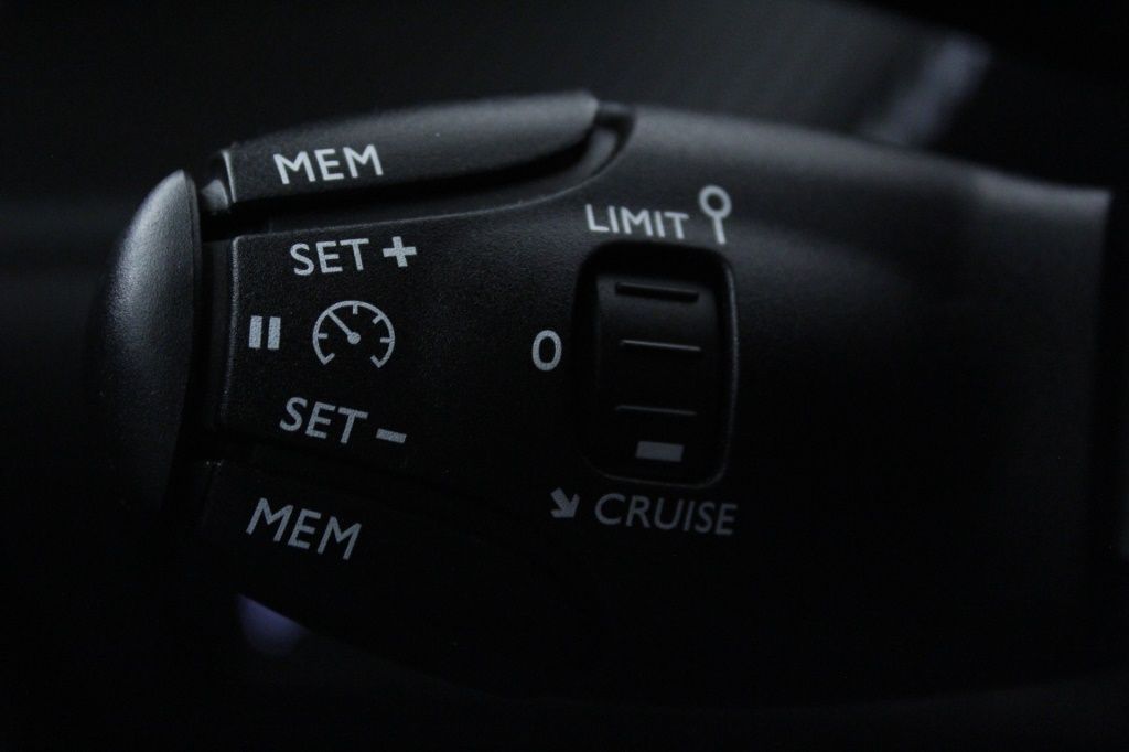 peugeot-2008-2024-gasolina-1199cc