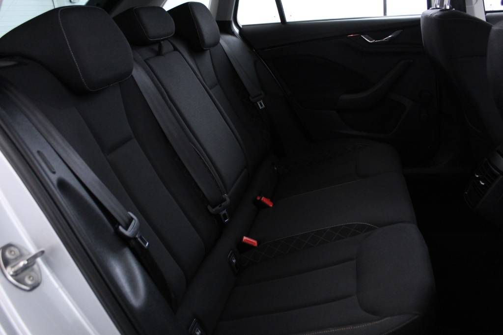 skoda-scala-2022-gasolina-999cc