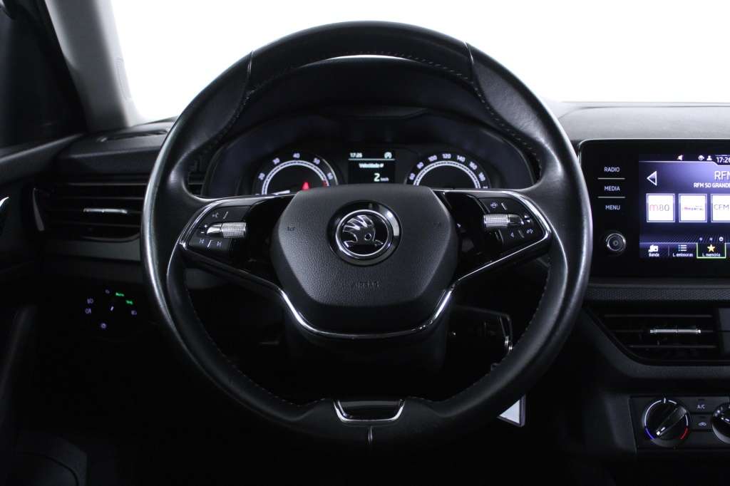 skoda-scala-2022-gasolina-999cc