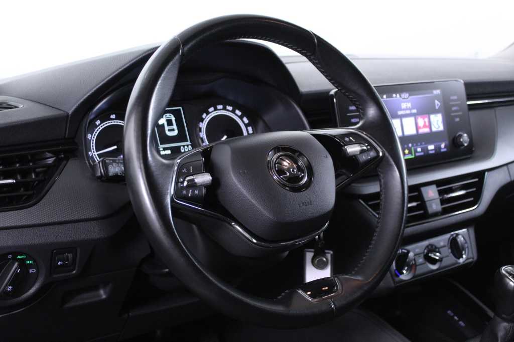 skoda-scala-2022-gasolina-999cc