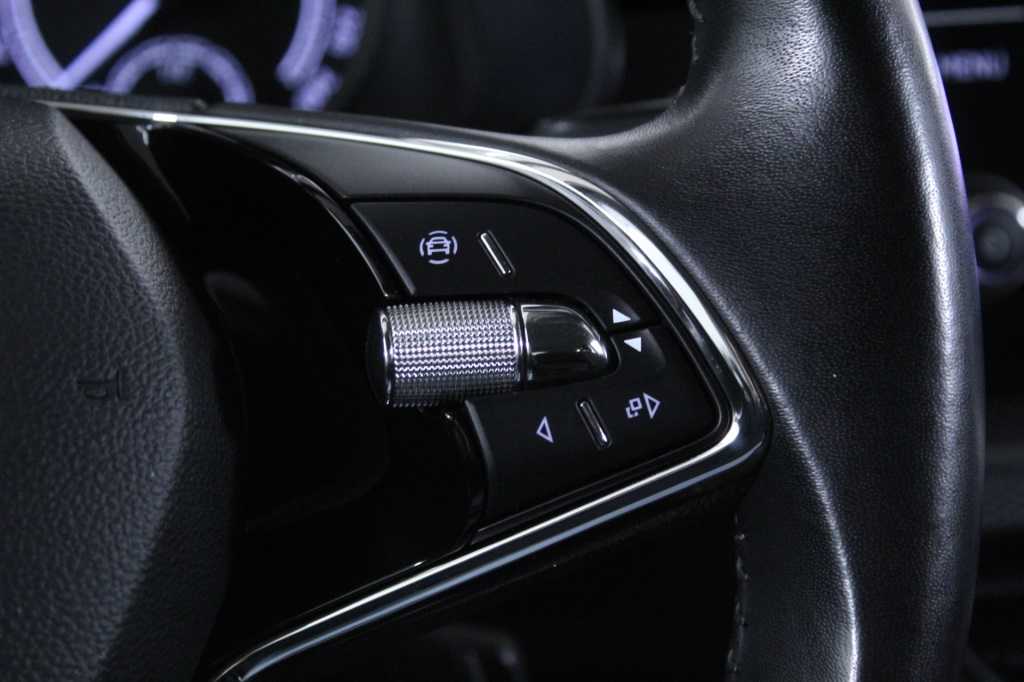 skoda-scala-2022-gasolina-999cc