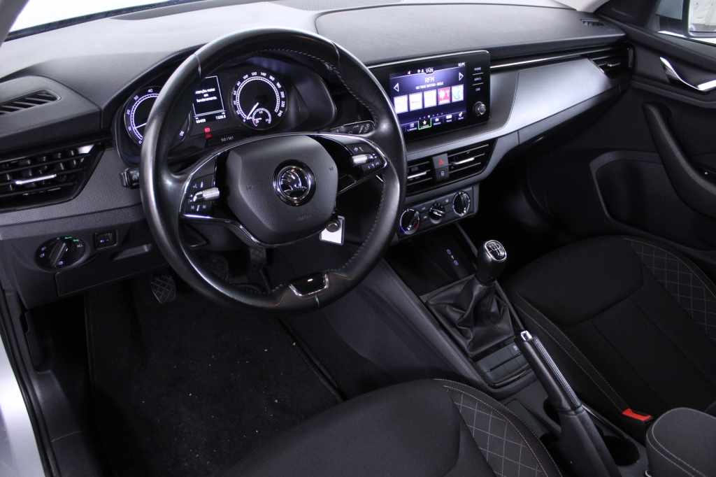 skoda-scala-2022-gasolina-999cc