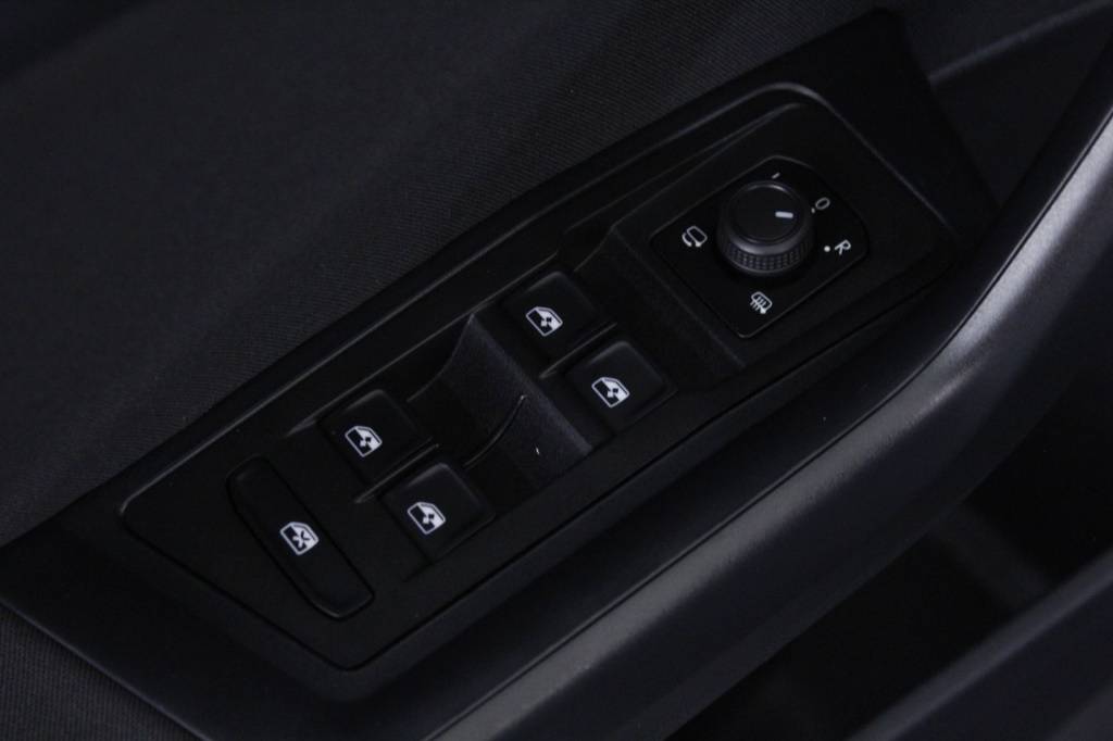 volkswagen-t-roc-2024-gasolina-999cc