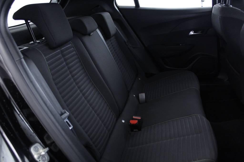 peugeot-2008-2024-gasolina-1199cc