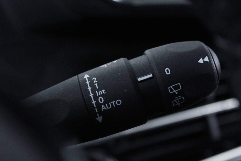 peugeot-2008-2024-gasolina-1199cc