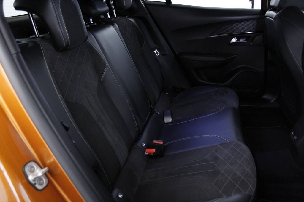 peugeot-2008-2022-diesel-1499cc